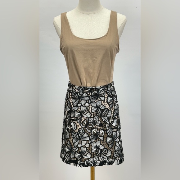 ALICE + OLIVIA Black and White Butterfly Lace Mini Skirt size 4 - Picture 3 of 14